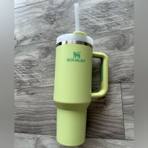 Stanley 40oz Quencher H2.0 FlowState Tumbler in Citron